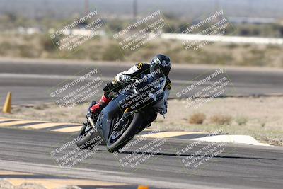 media/Jan-15-2026-Racers Edge (Thu) [[dfebeb70ab]]/3-B Group/Session 2 (Turn 11)/